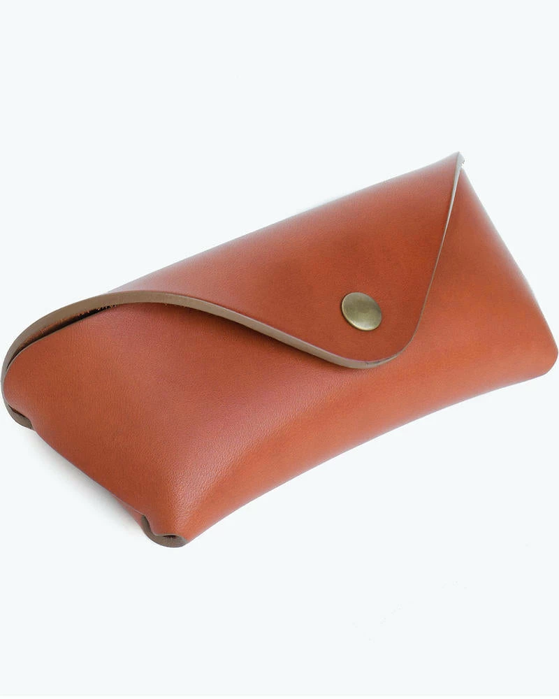 New ๐งจ Oxford & Evergreen Accessories MAKR Vegetable-Tanned Leather Eyewear Case, Brown (Tan), At Madewell Marketplace ๐ 3 Oxford & Evergreen Accessories MAKR Vegetable-Tanned Leather Eyewear Case, Brown (Tan), At Madewell Marketplace